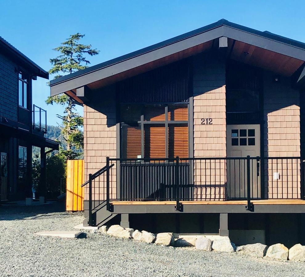Sandy Feet Retreat Port Renfrew- Oceanfront 2Br Modern Cottage מראה חיצוני תמונה